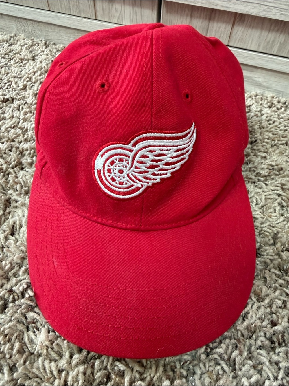 Detroit Red Wings Hat Fan Favorite NHL Red Adjustable Strapback Cap